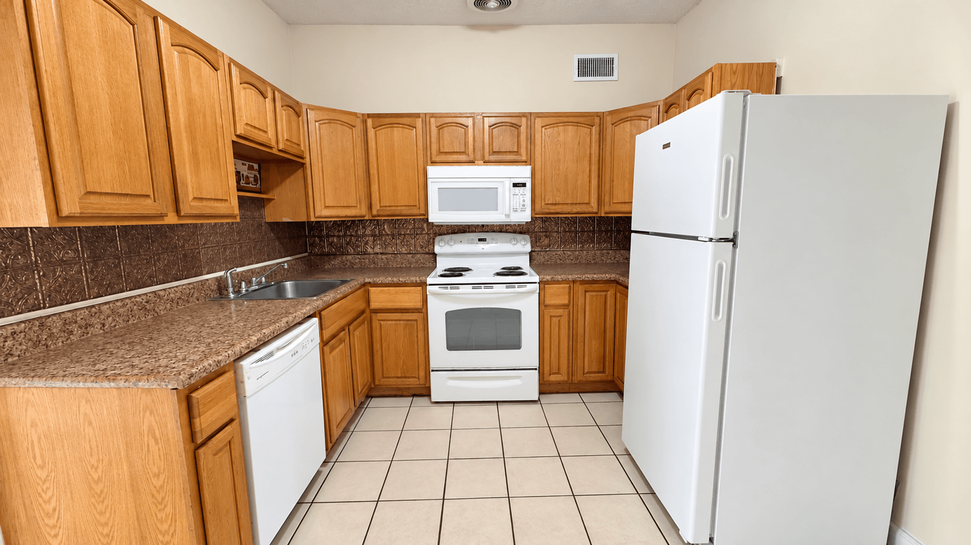 Jacksonville House: 2354 Leonid Rd