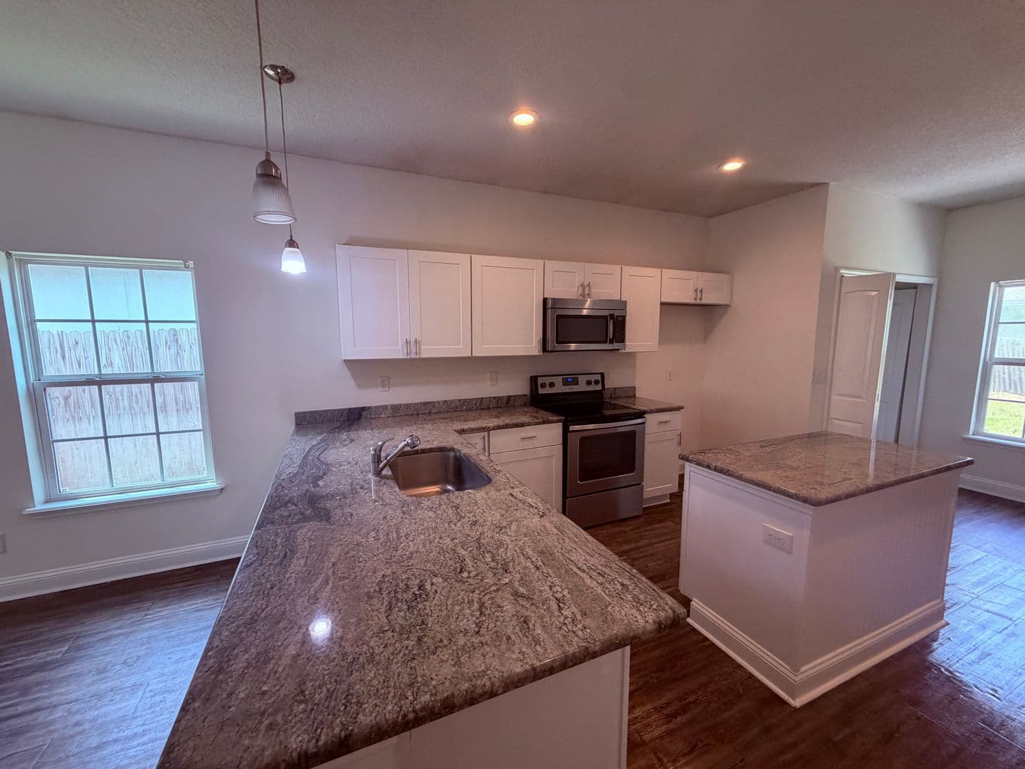 Jacksonville House: 6609 Osceola St