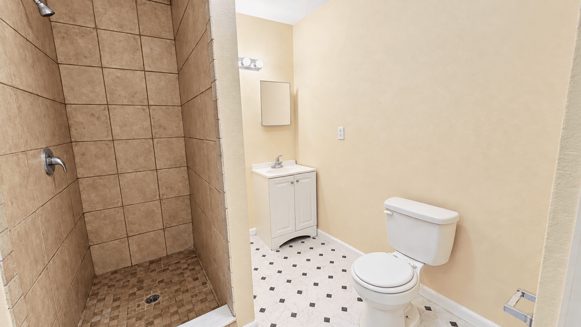 Jacksonville House: 2354 Leonid Rd