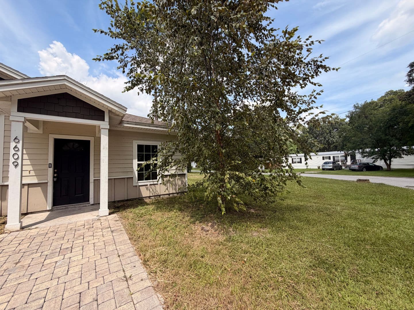 Jacksonville House: 6609 Osceola St