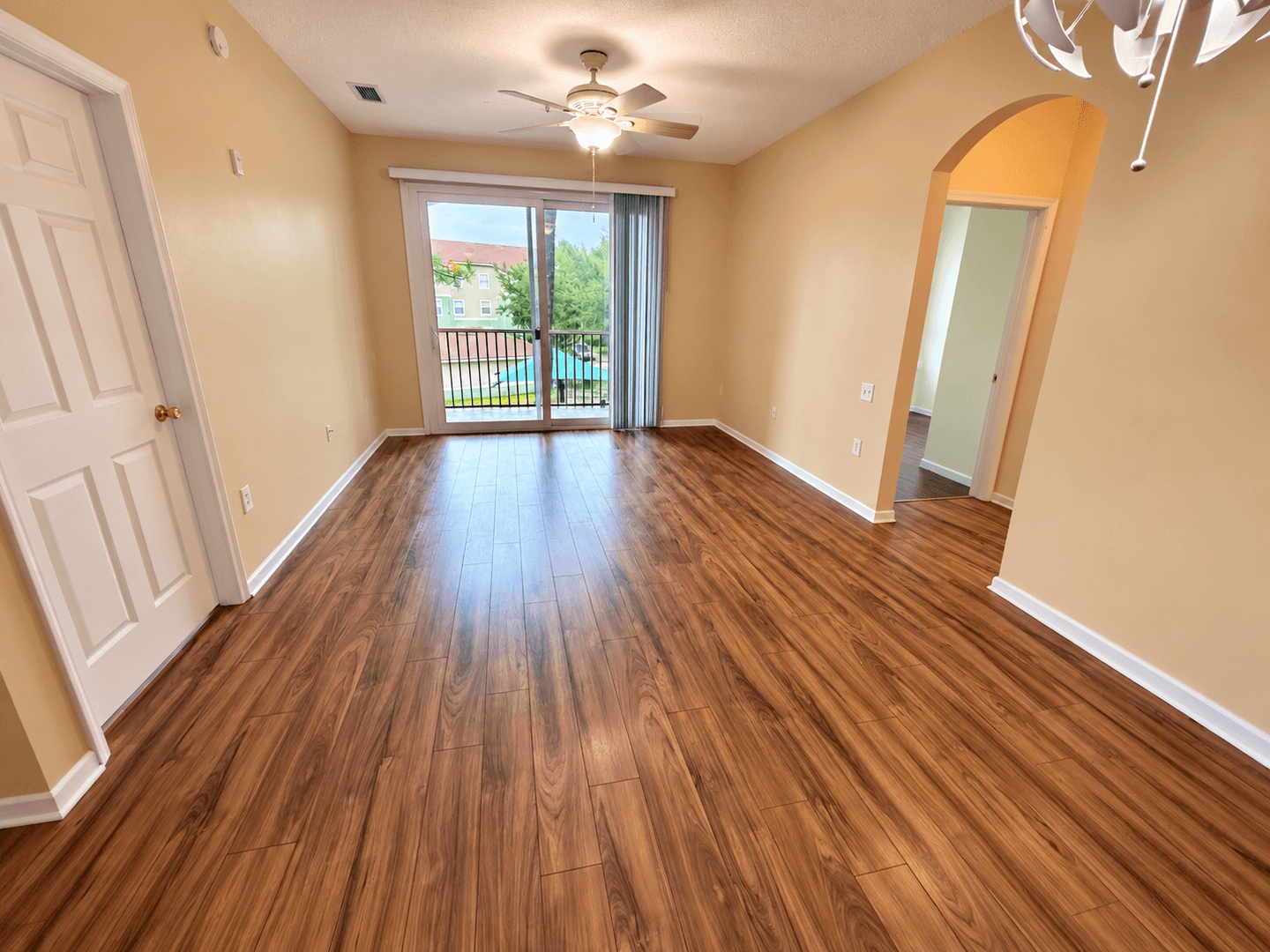 Jacksonville House: 7990 Baymeadows Road E #608
