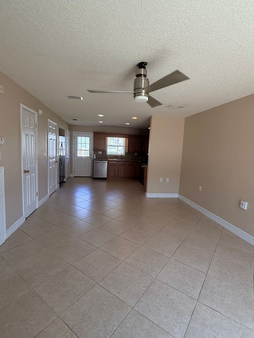 Fernandina Beach Apartment: 342 Tarpon Ave