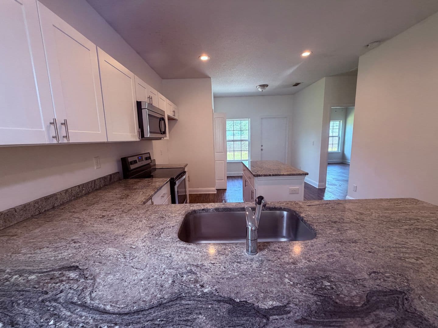 Jacksonville House: 6609 Osceola St