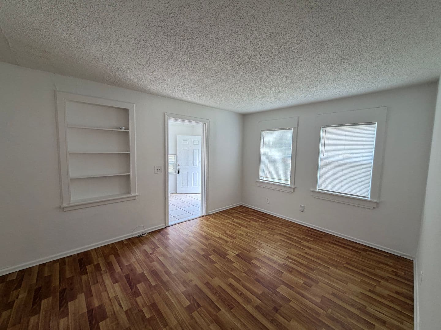 Jacksonville House: 8174 Paul Jones Dr
