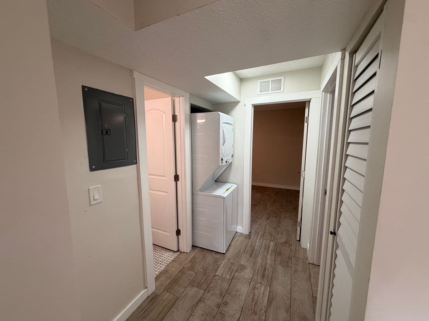 Atlantic Beach Apartment: 1700 Main St