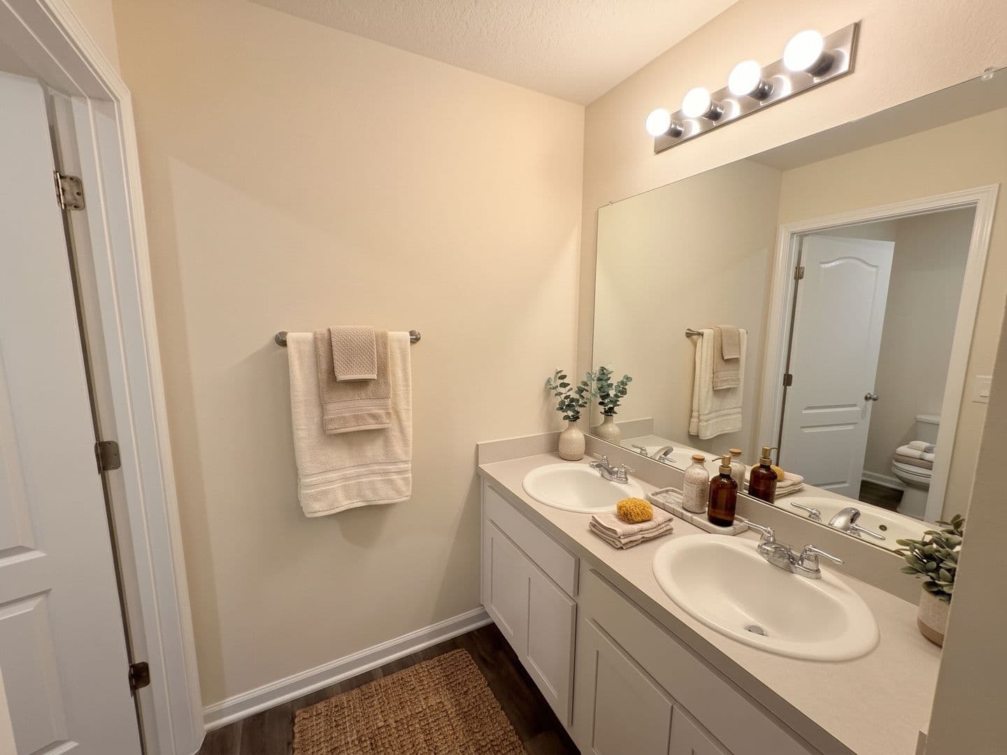 St Augustine House: 611 Morgans Treasure Rd