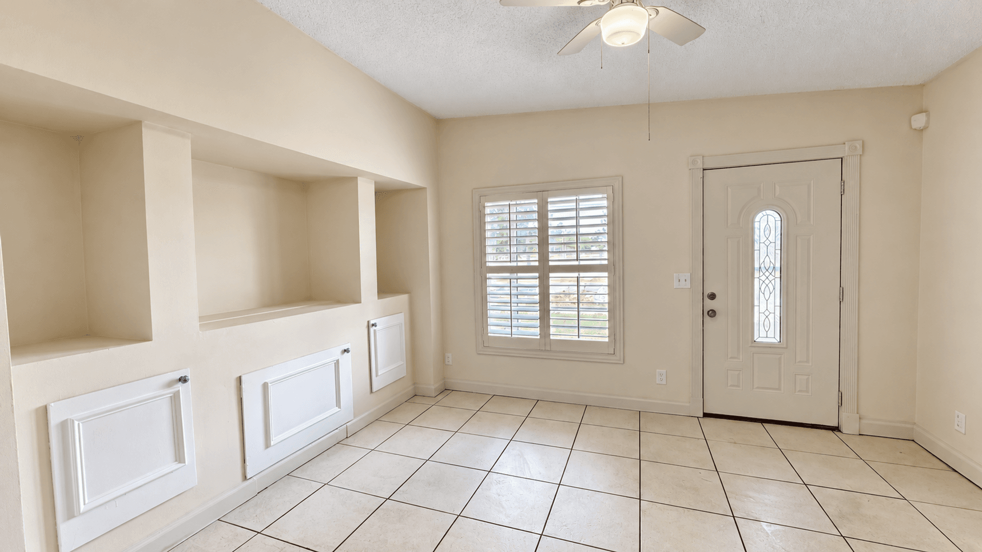 Jacksonville House: 2354 Leonid Rd