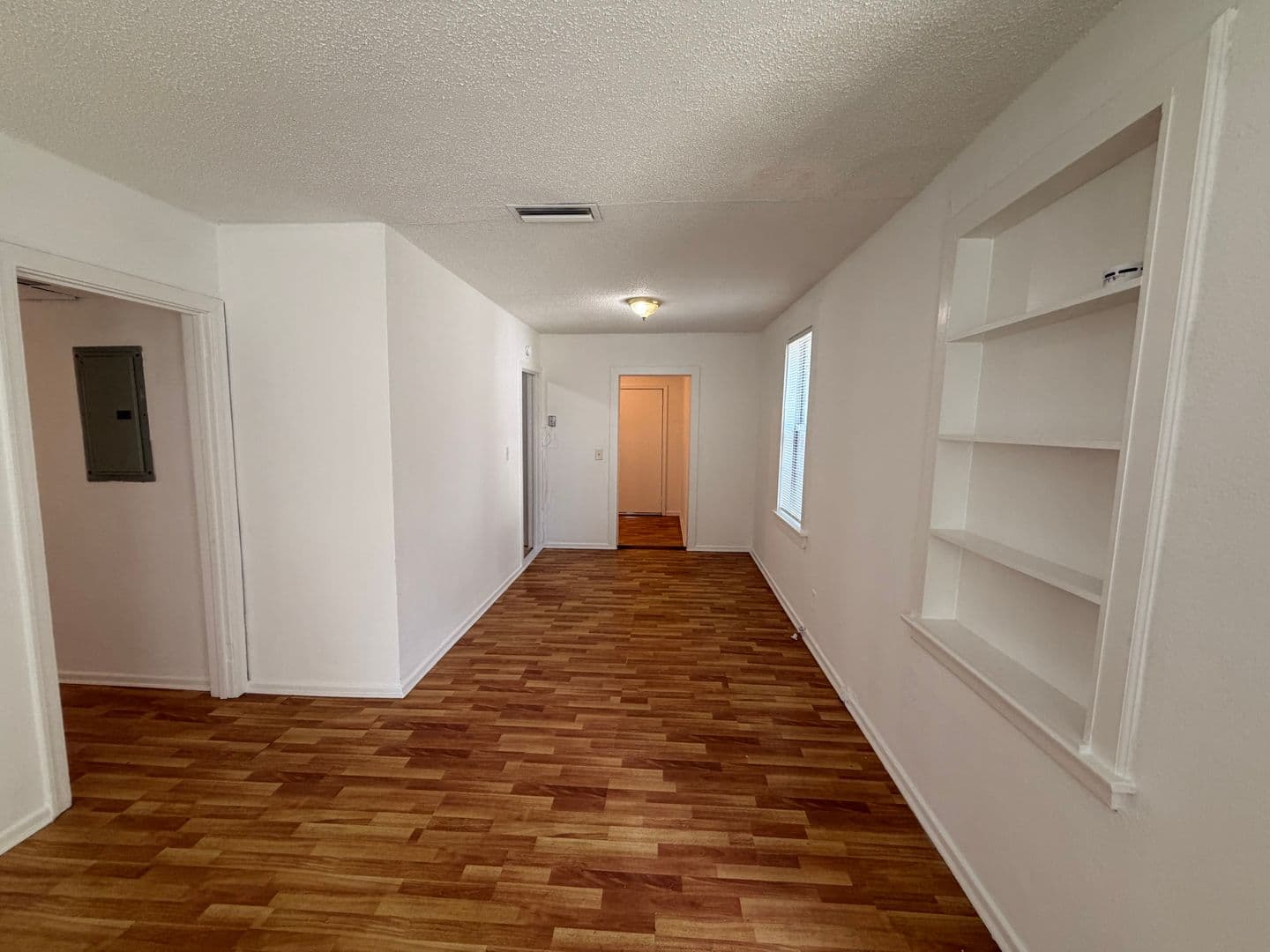 Jacksonville House: 8174 Paul Jones Dr