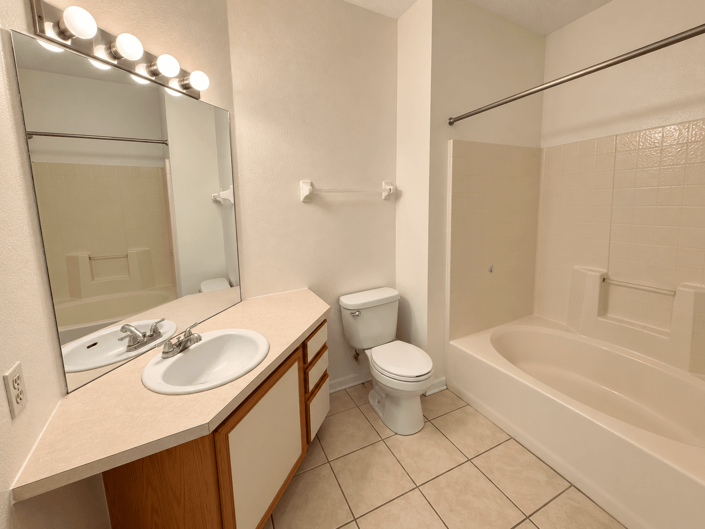 Jacksonville House: 7990 Baymeadows Road E #608