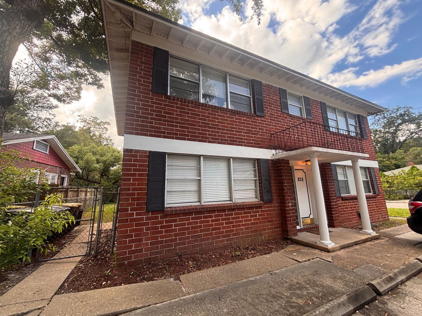 Jacksonville House: 828 Acosta St
