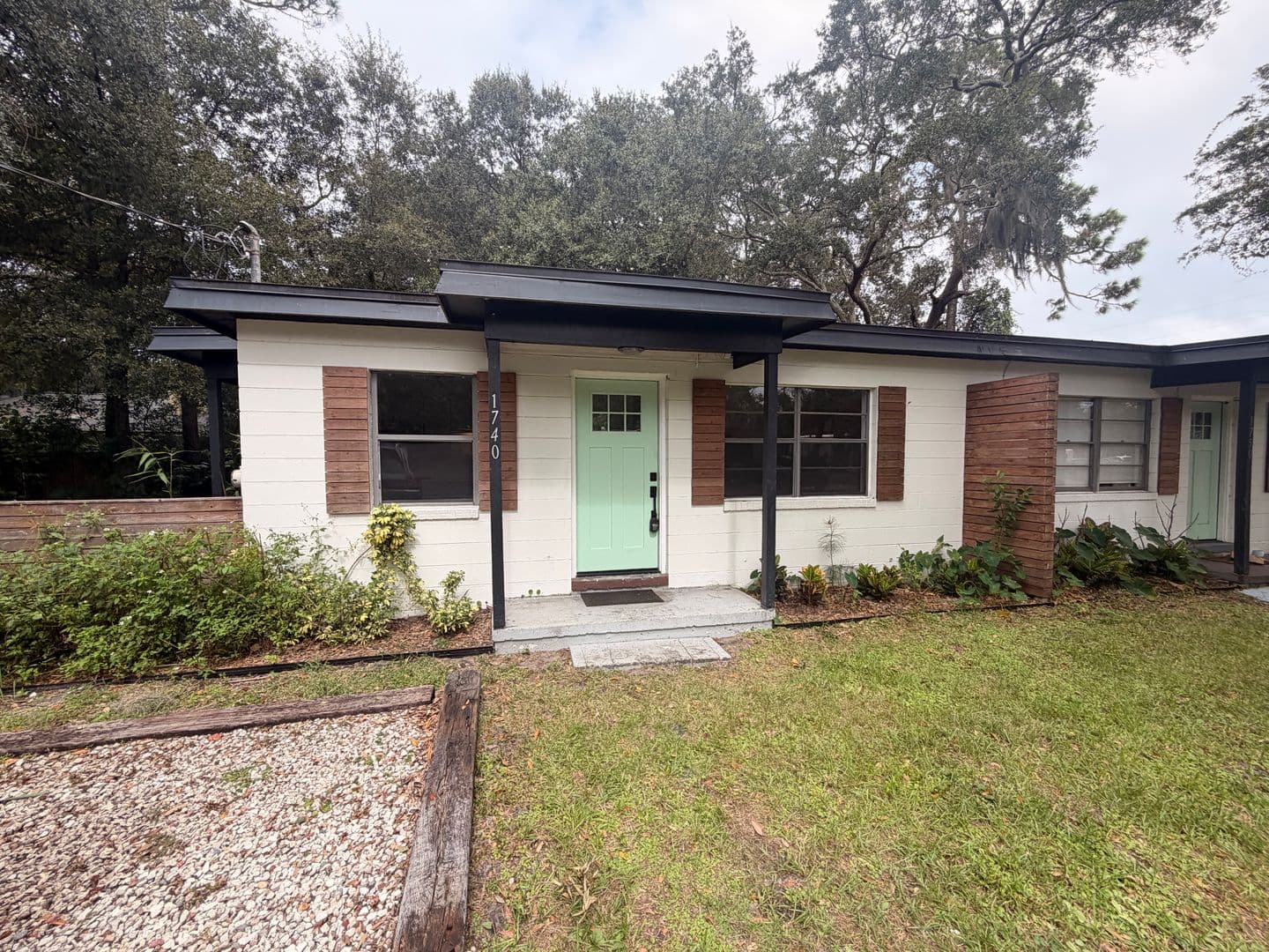 Atlantic Beach Apartment: 1700 Main St