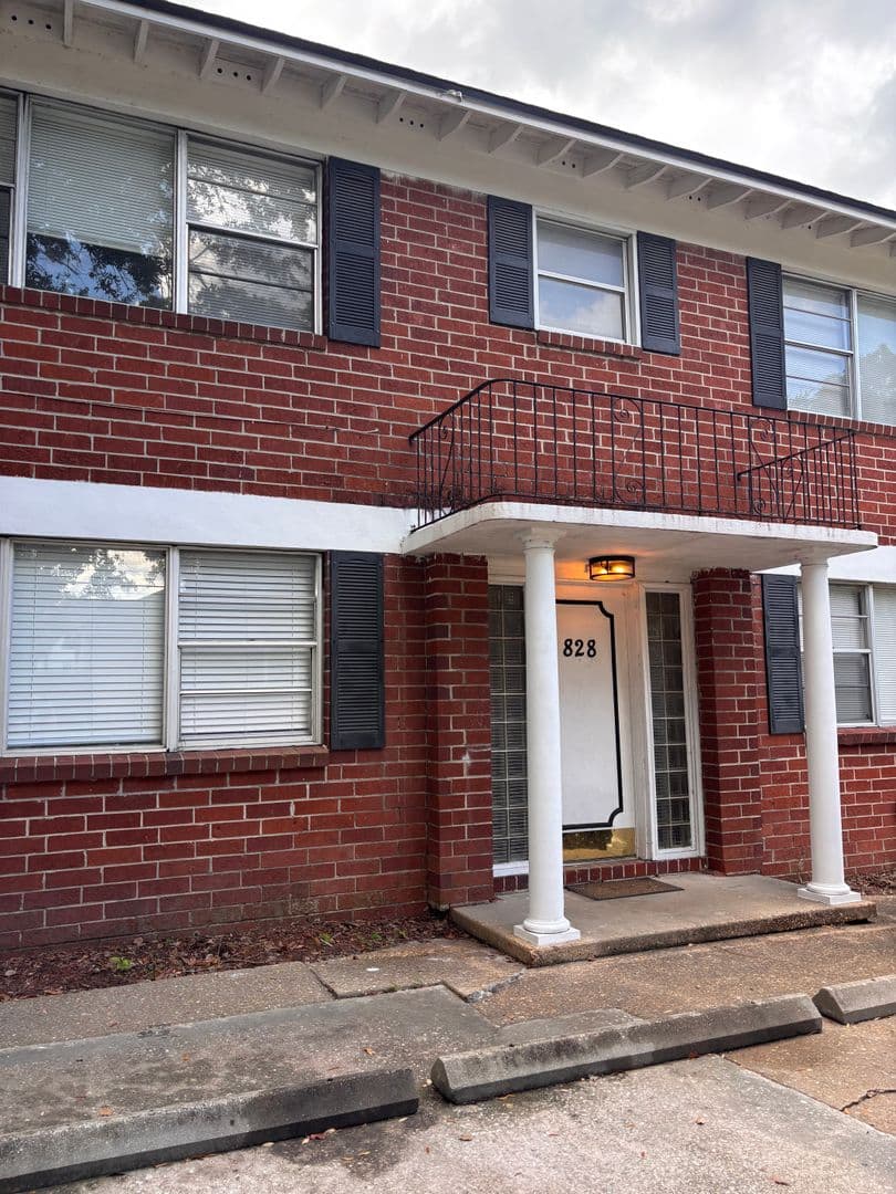 Jacksonville House: 828 Acosta St
