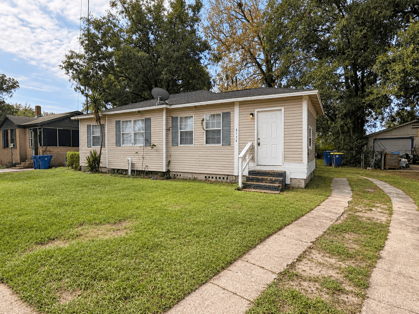 Jacksonville House: 8174 Paul Jones Dr