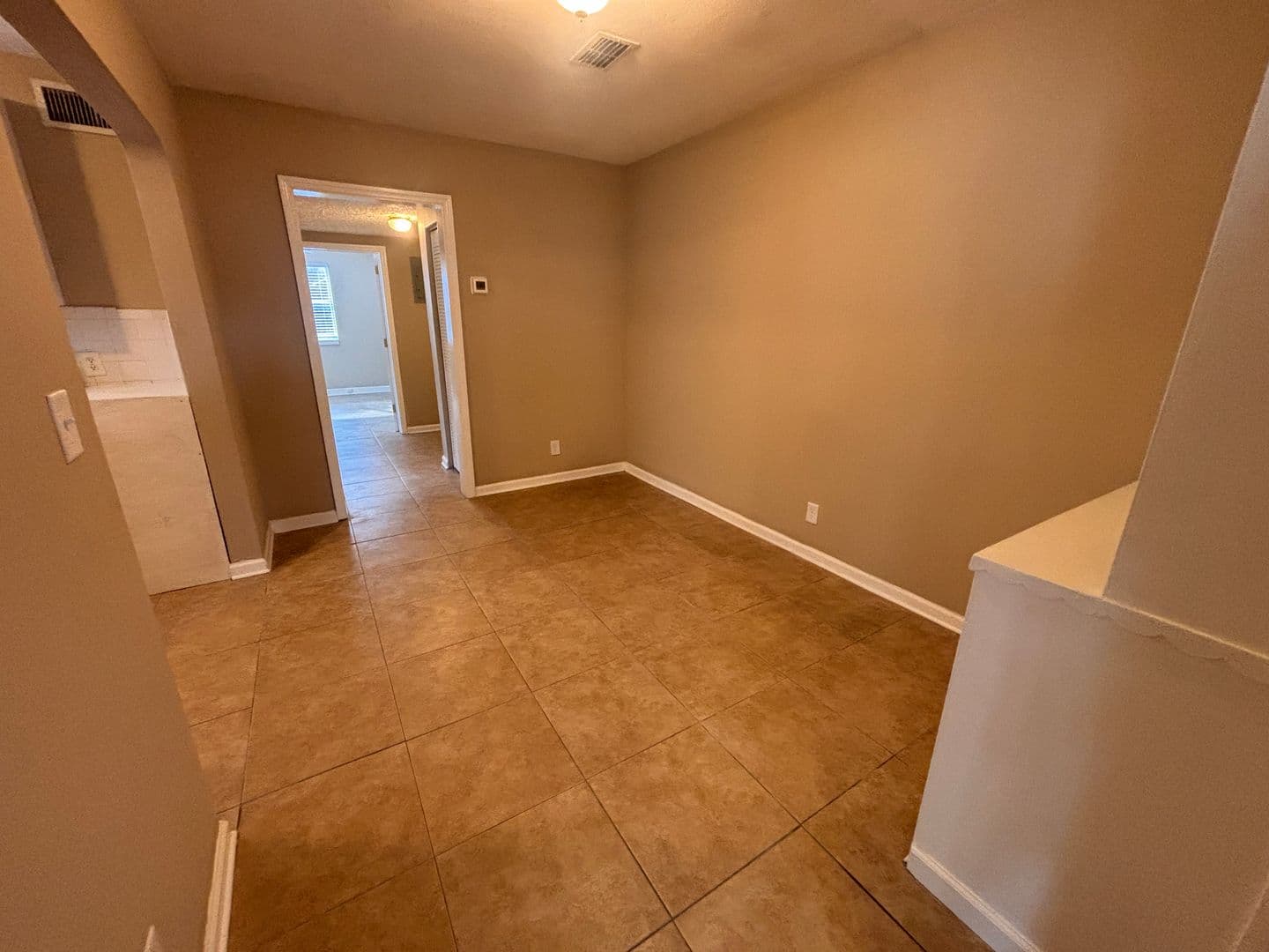 Jacksonville House: 828 Acosta St