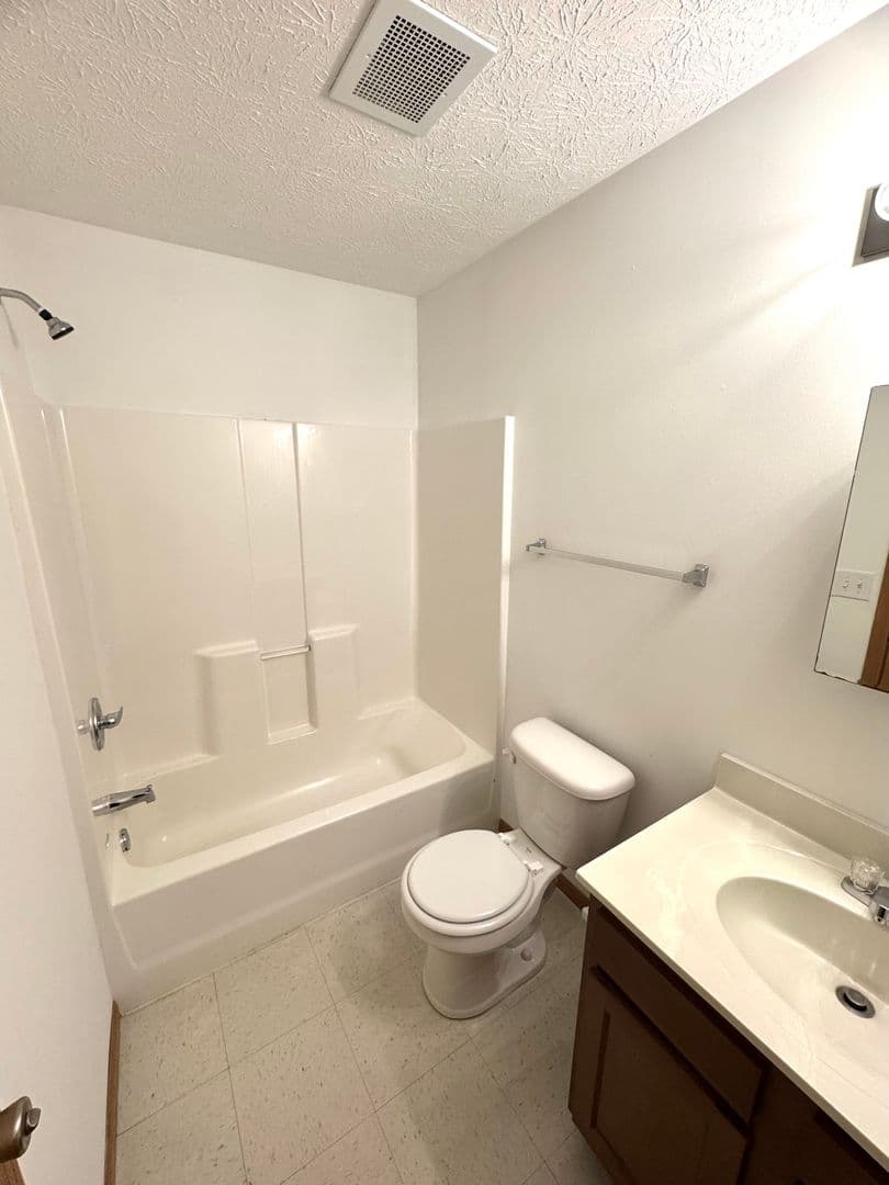 Lafayette Apartment: 710 Veterans Memorial Parkway W