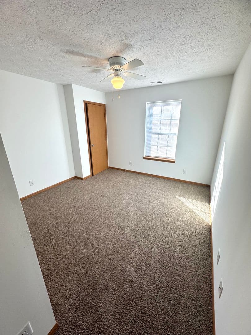 Lafayette Apartment: 710 Veterans Memorial Parkway W