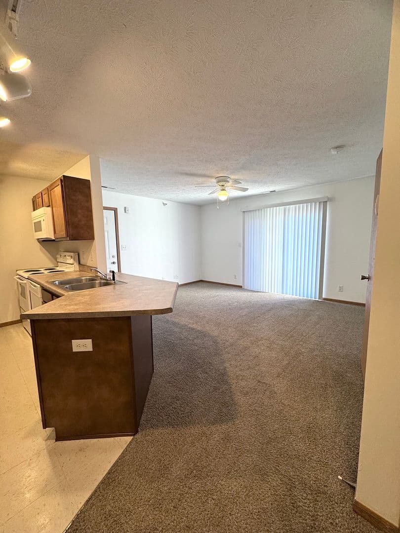 Lafayette Apartment: 710 Veterans Memorial Parkway W