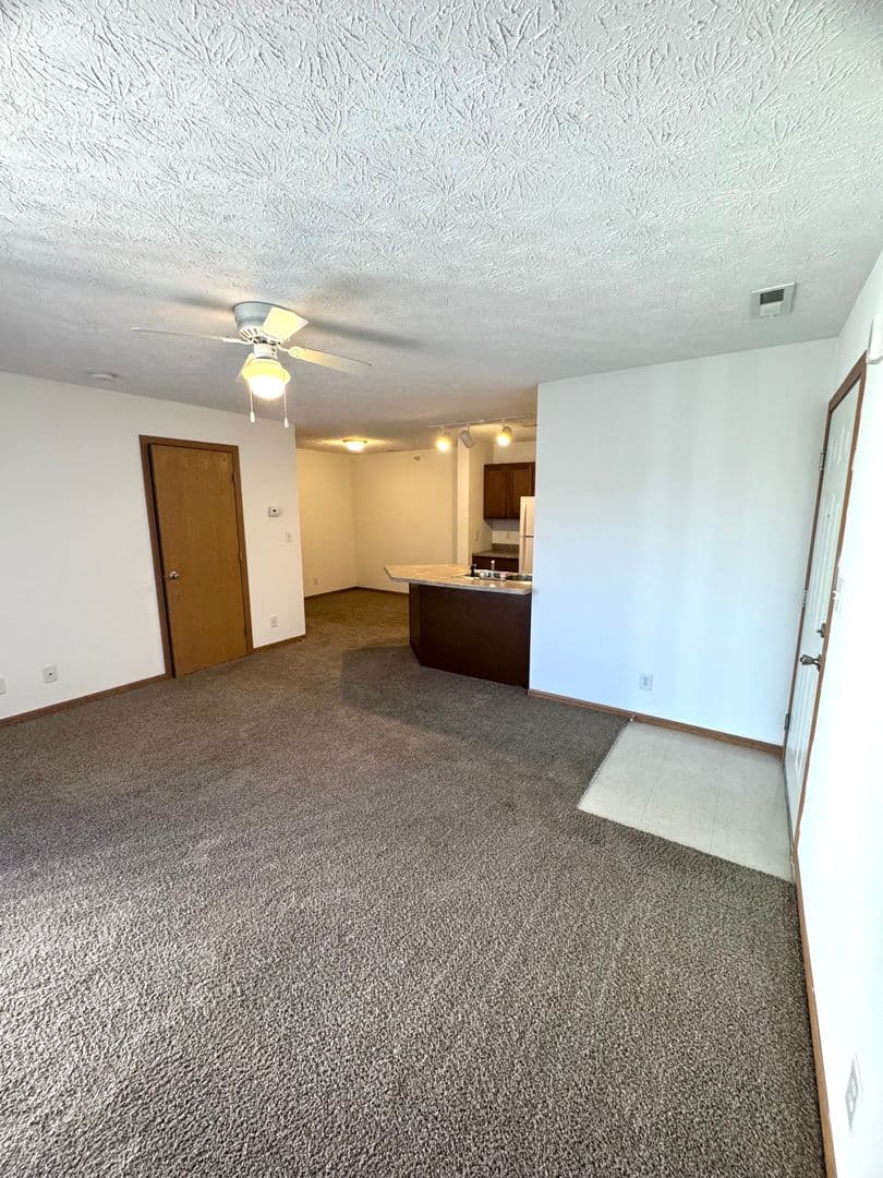 Lafayette Apartment: 710 Veterans Memorial Parkway W