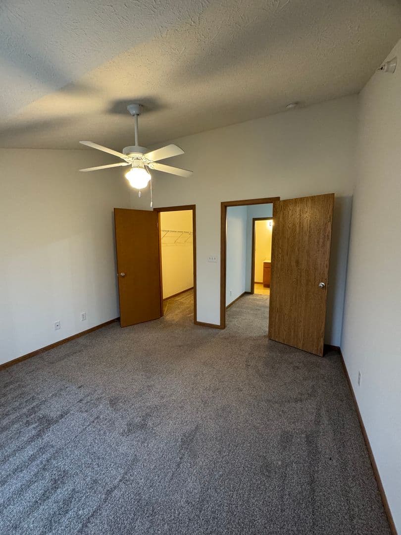Lafayette Apartment: 710 Veterans Memorial Parkway W