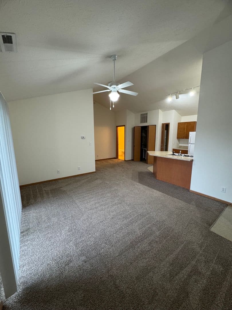 Lafayette Apartment: 710 Veterans Memorial Parkway W