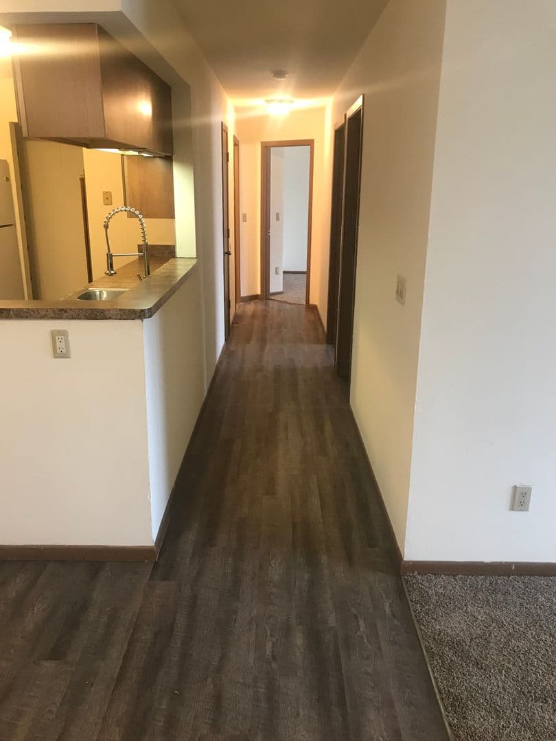 Madison Apartment: 3148-3172 Muir Field Rd