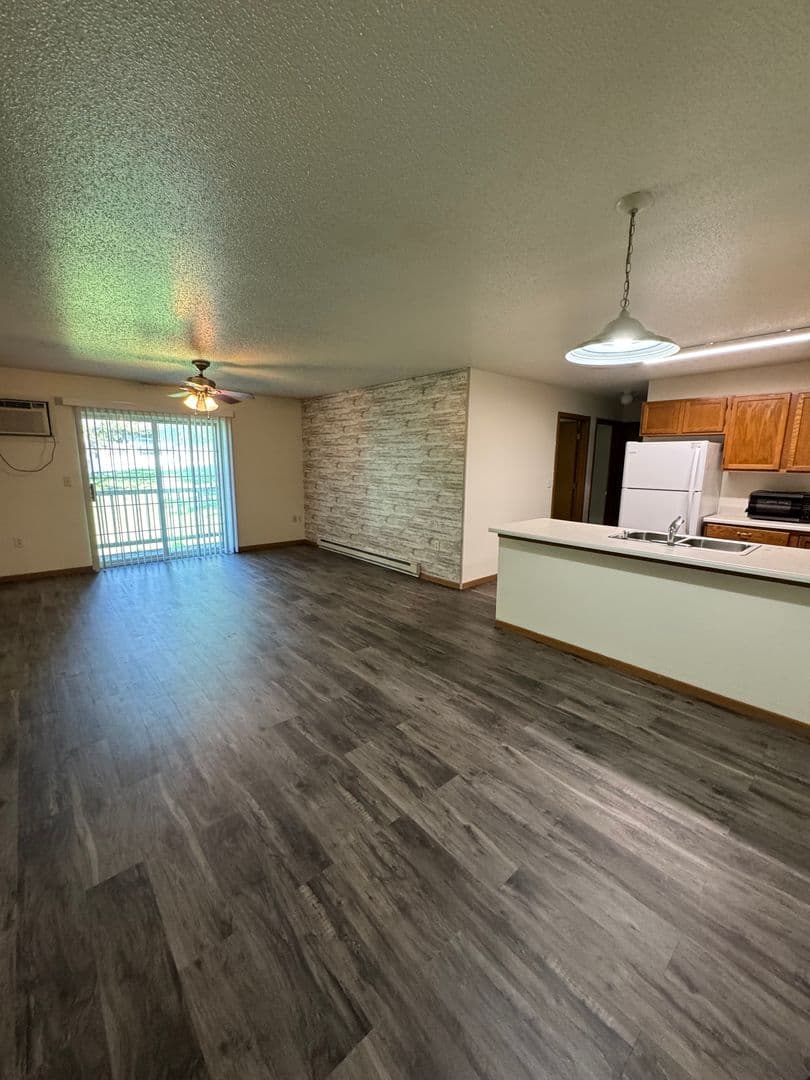 Platteville Apartment: 90 E. Gridley Ave