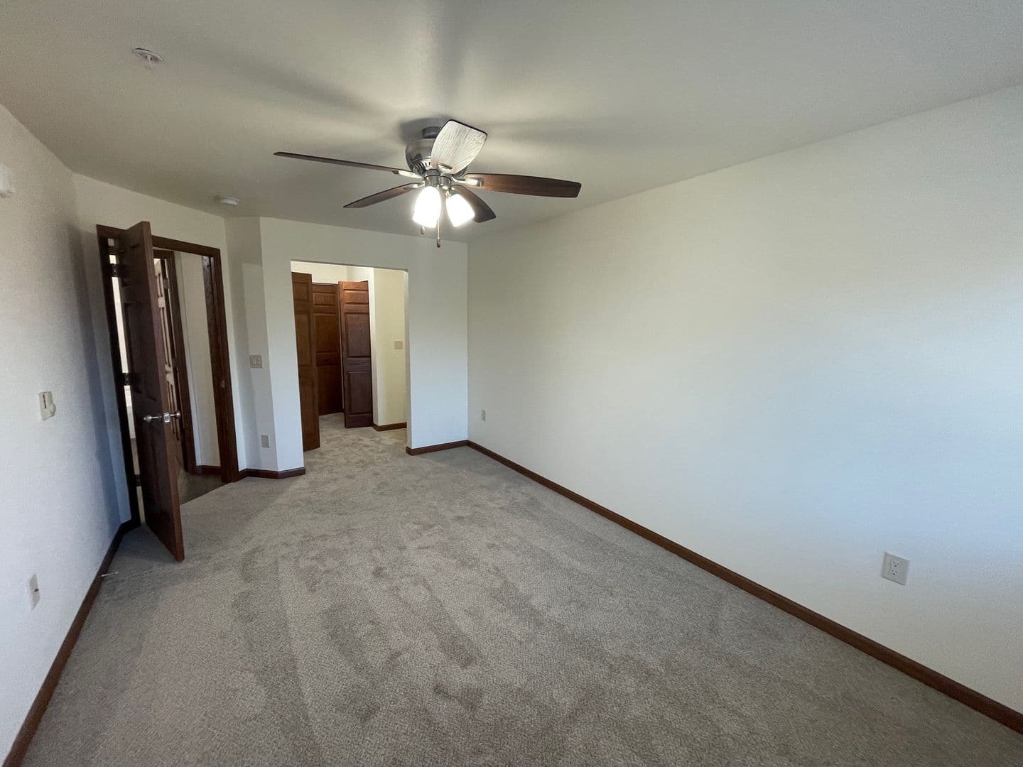 Madison Apartment: 3148-3172 Muir Field Rd