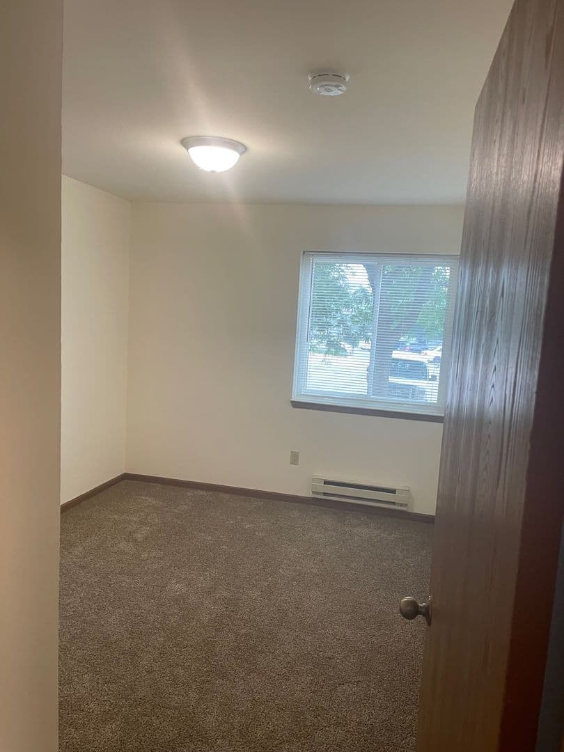 Madison Apartment: 3148-3172 Muir Field Rd