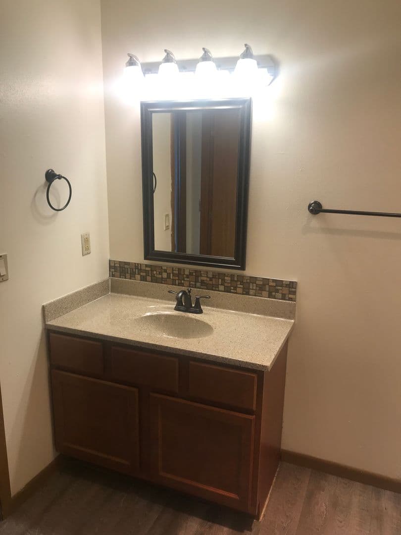 Madison Apartment: 3148-3172 Muir Field Rd