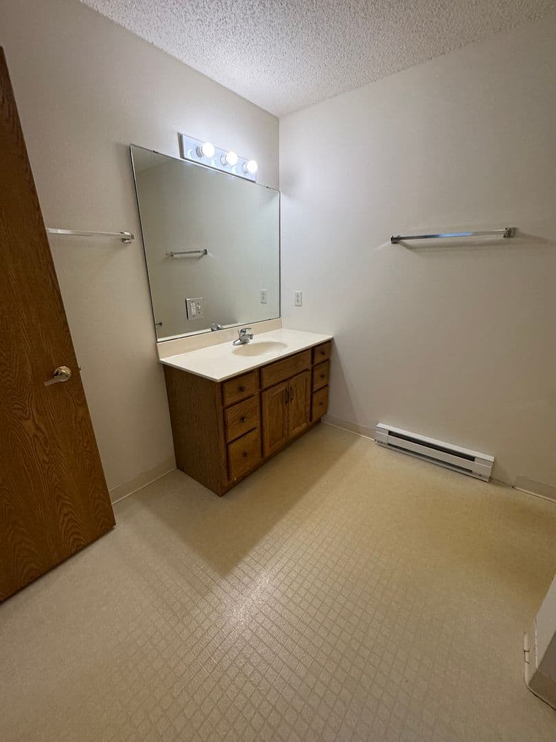 Platteville Apartment: 90 E. Gridley Ave