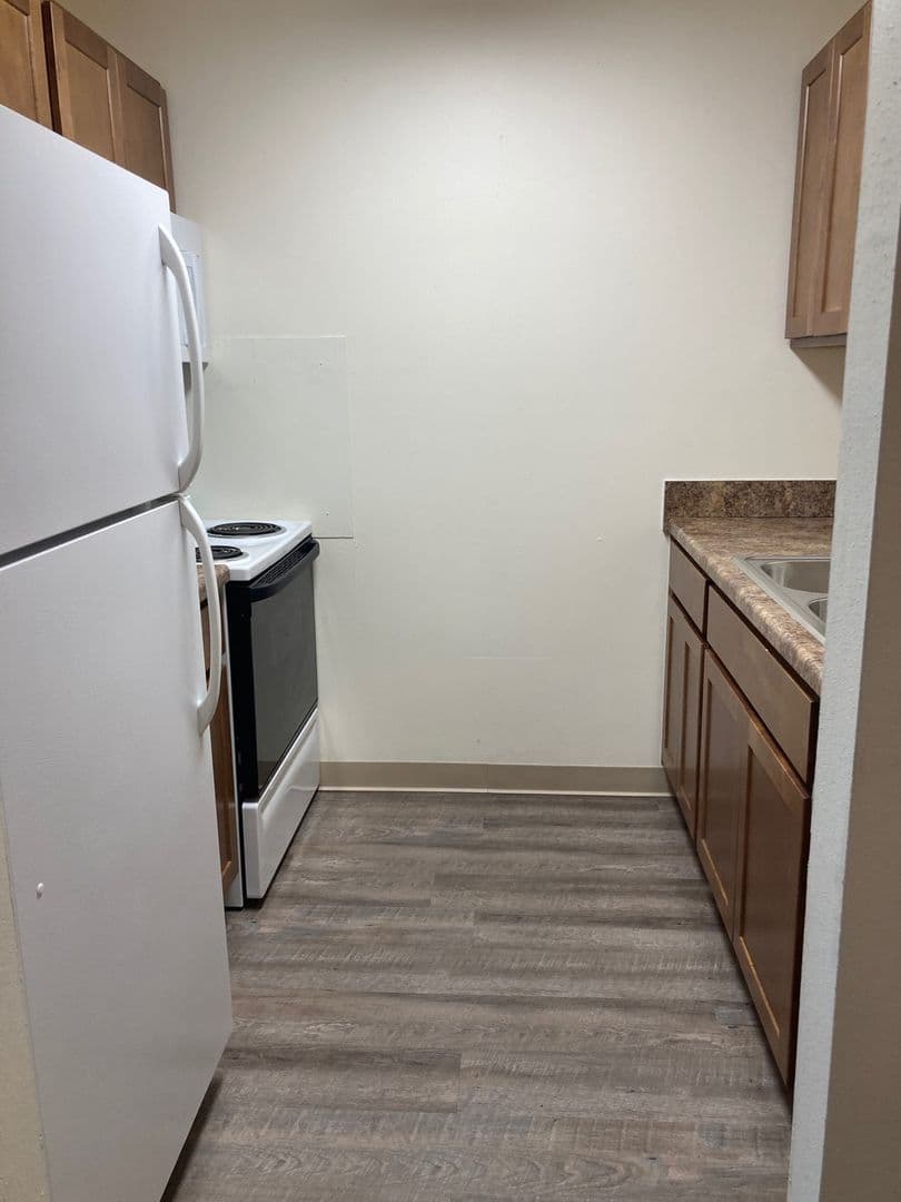 Edgerton Apartment: 1320-1322 W Meadows Dr