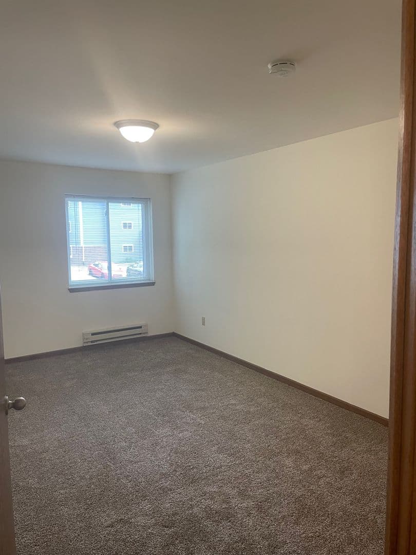 Madison Apartment: 3148-3172 Muir Field Rd