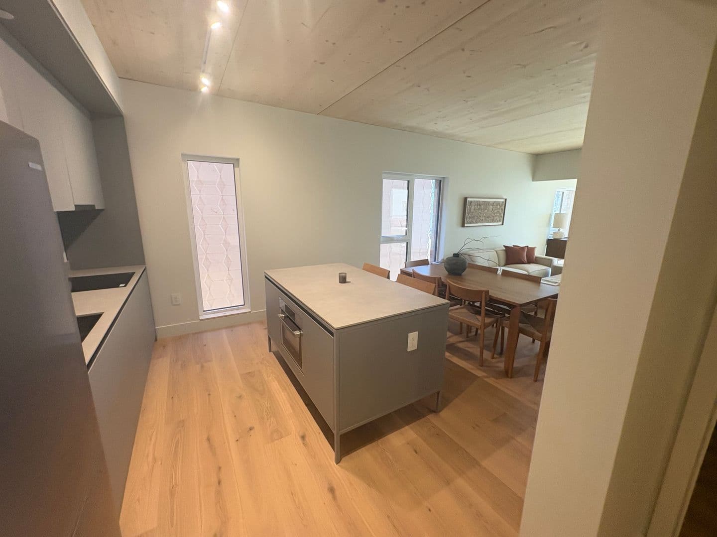 Madison Apartment: 517 W Main St