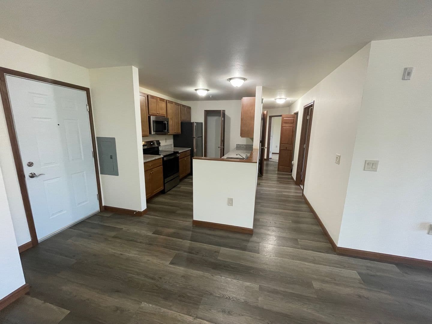 Madison Apartment: 3148-3172 Muir Field Rd