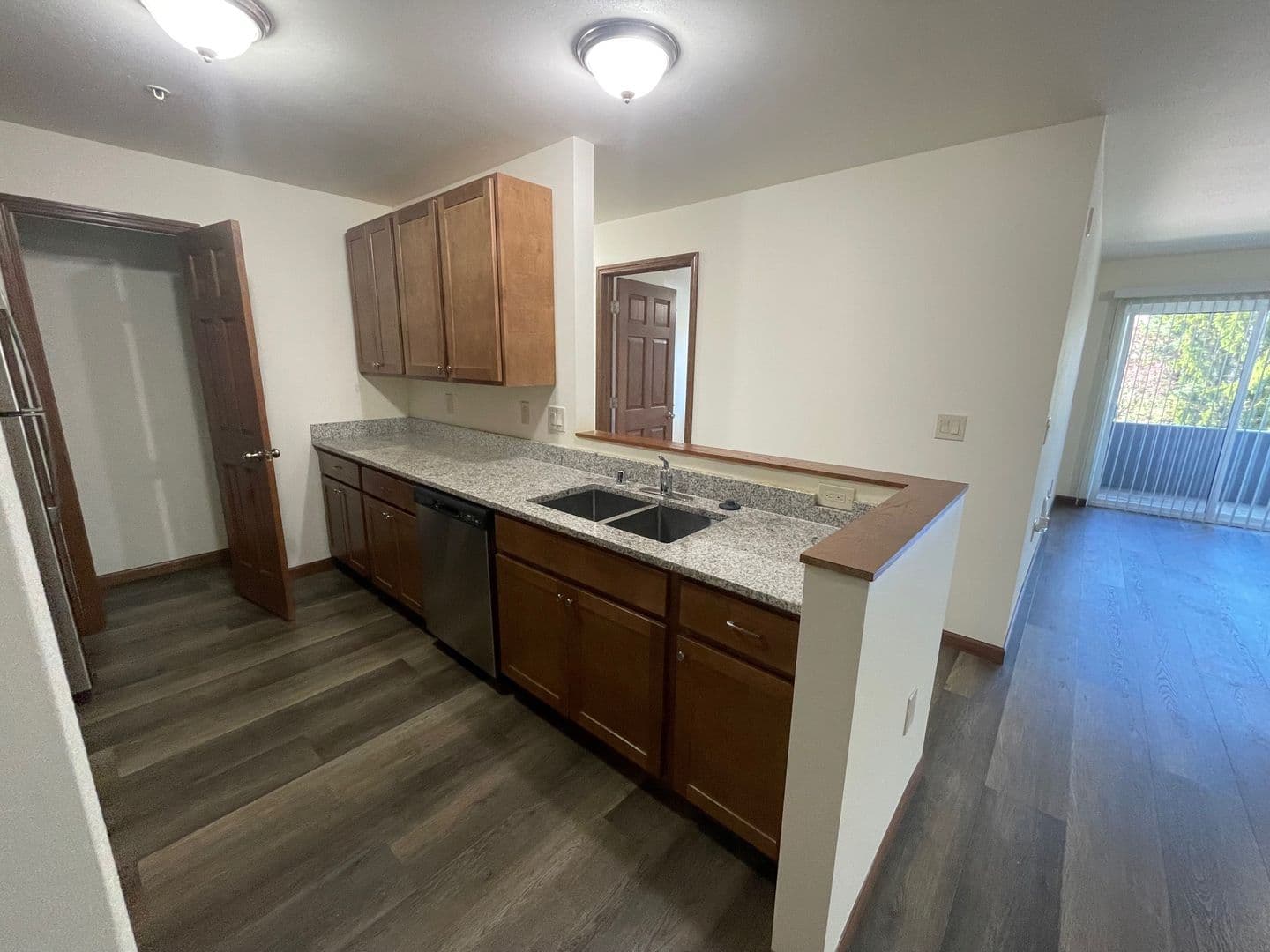 Madison Apartment: 3148-3172 Muir Field Rd