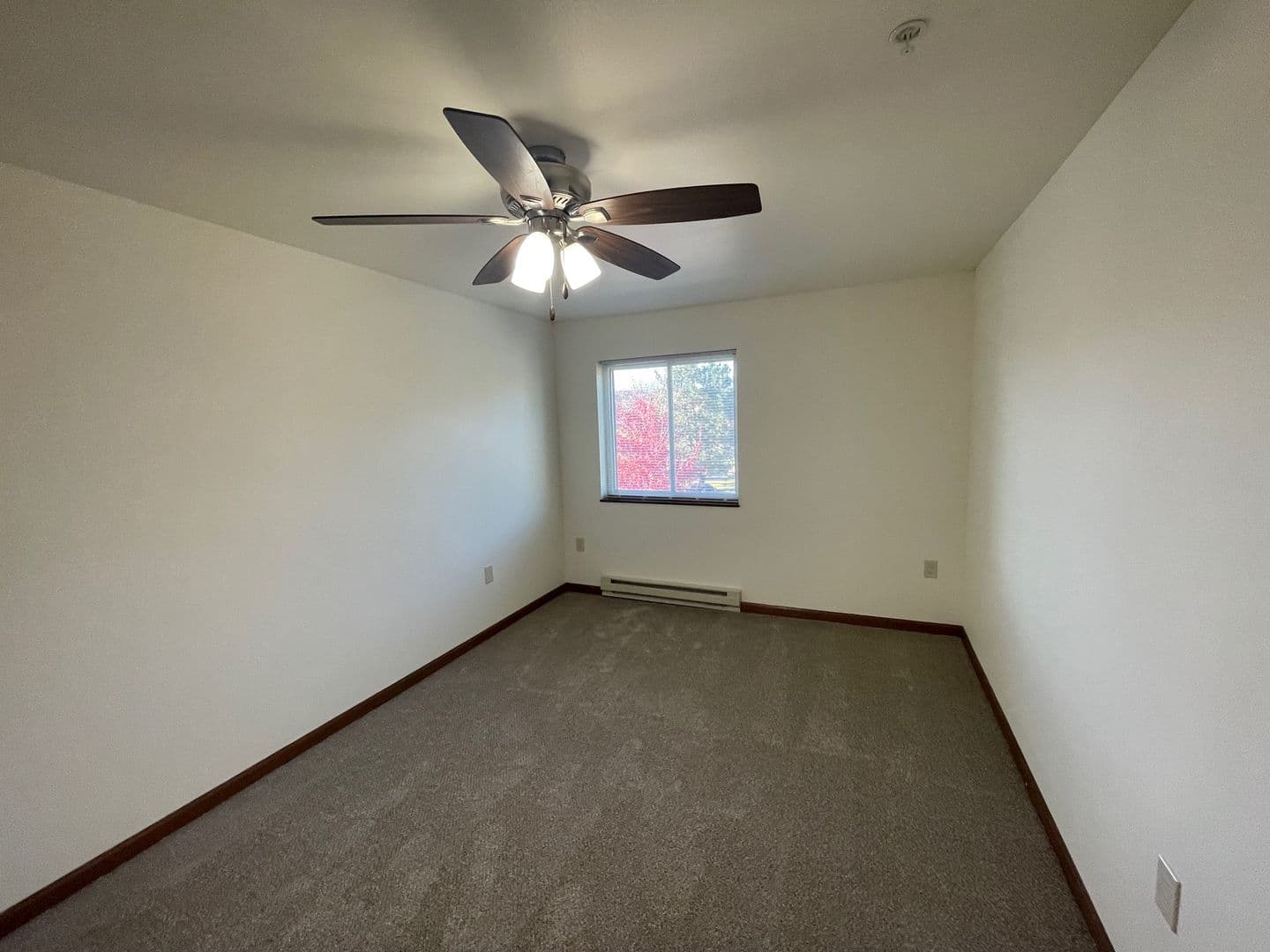 Madison Apartment: 3148-3172 Muir Field Rd