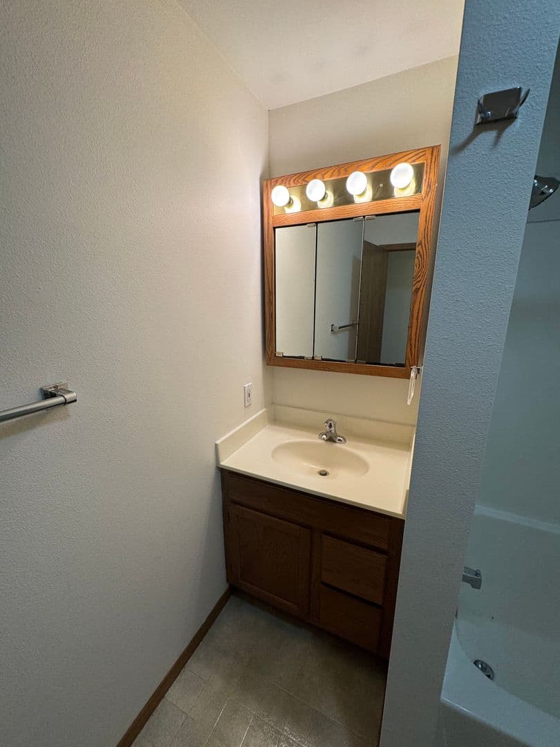 Platteville Apartment: 90 E. Gridley Ave