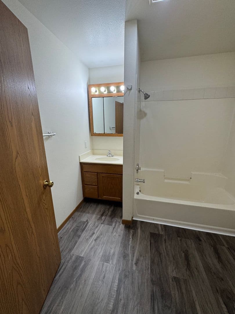 Platteville Apartment: 90 E. Gridley Ave