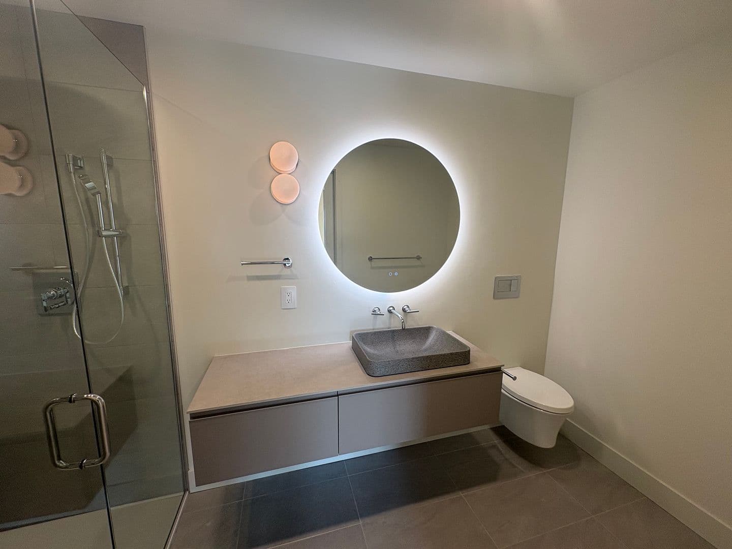 Madison Apartment: 517 W Main St