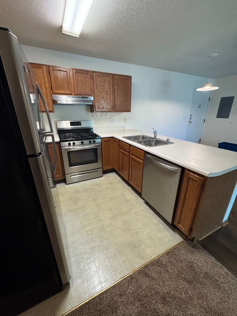 Platteville Apartment: 90 E. Gridley Ave