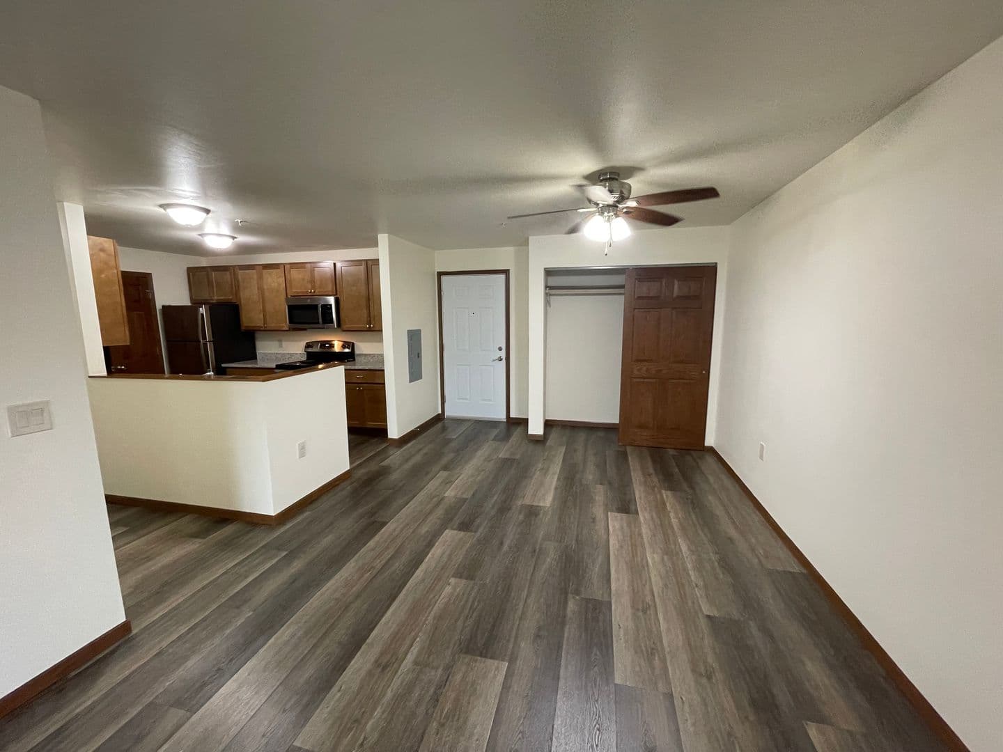 Madison Apartment: 3148-3172 Muir Field Rd
