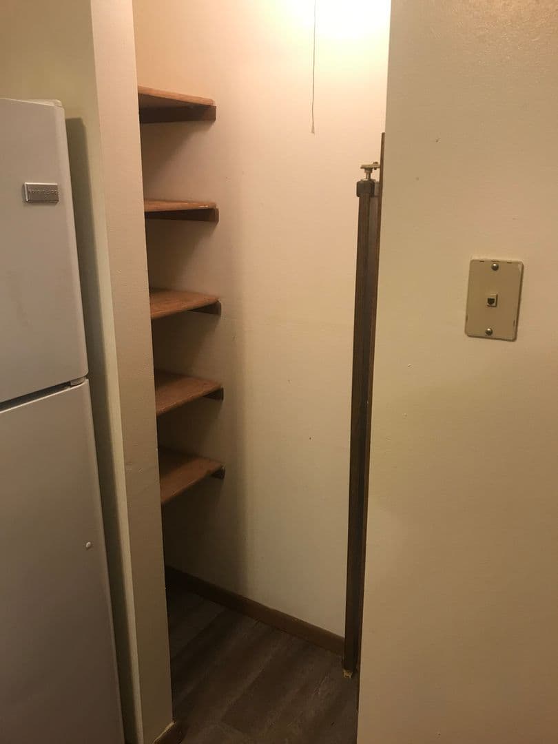 Madison Apartment: 3148-3172 Muir Field Rd