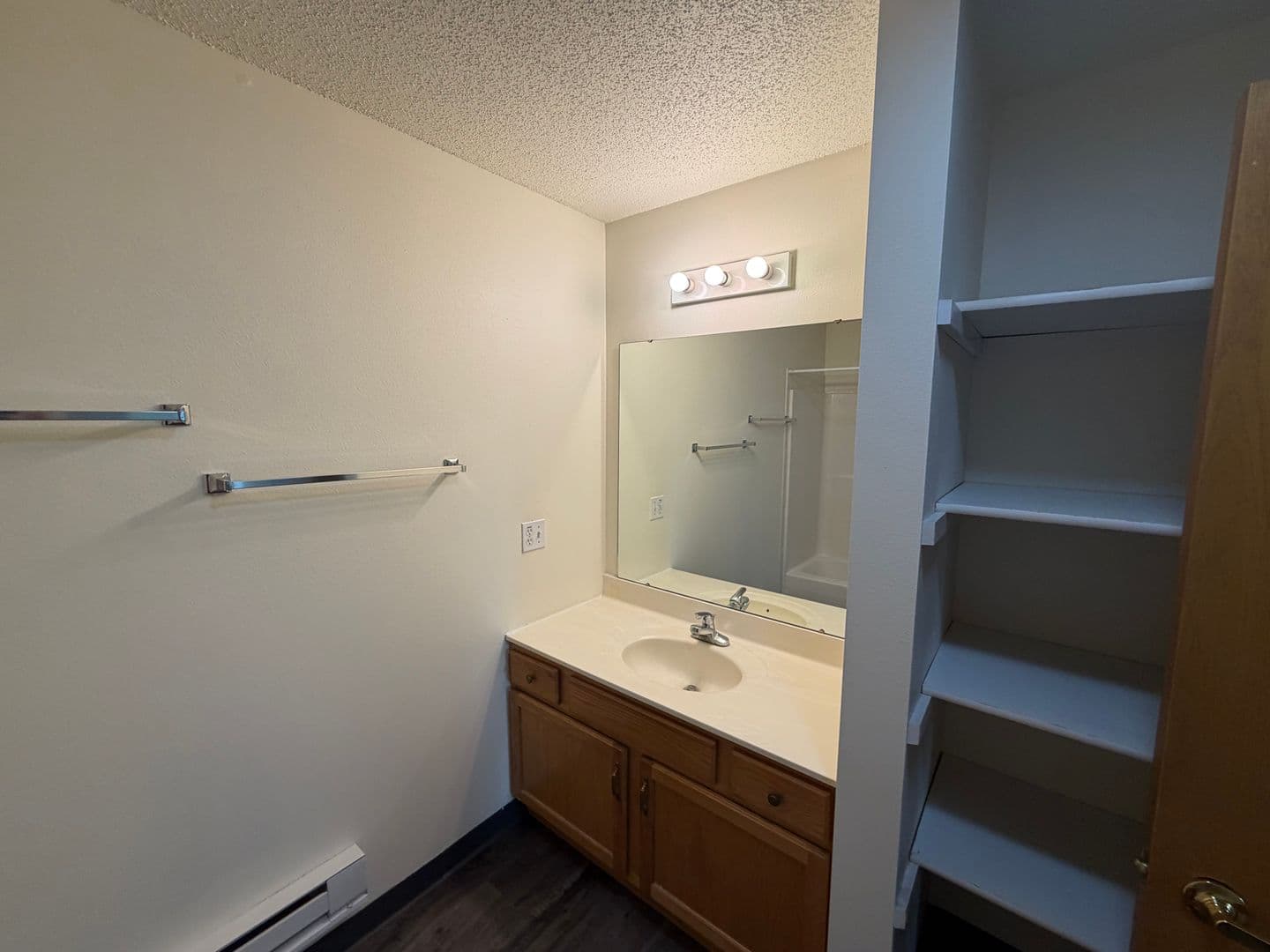 Platteville Apartment: 90 E. Gridley Ave