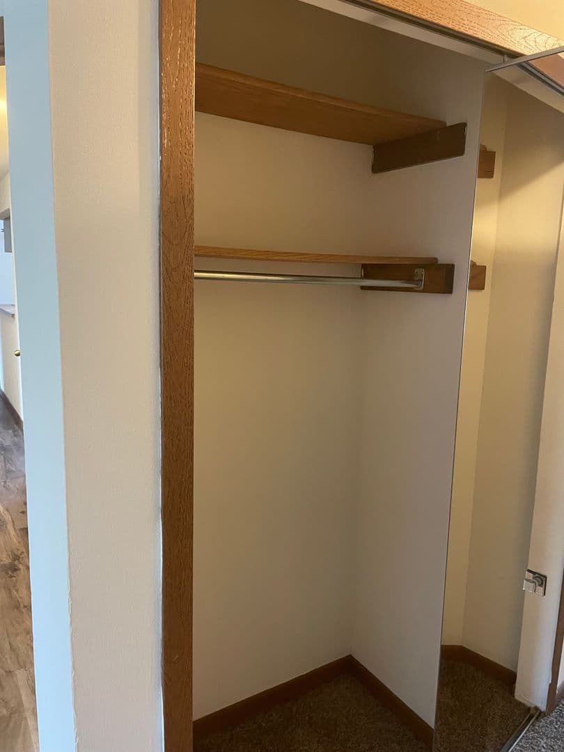 Madison Apartment: 3148-3172 Muir Field Rd