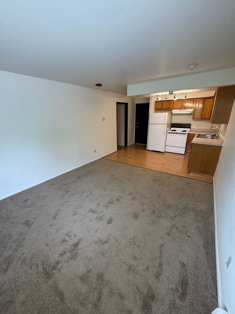Platteville Apartment: 970 Union Street