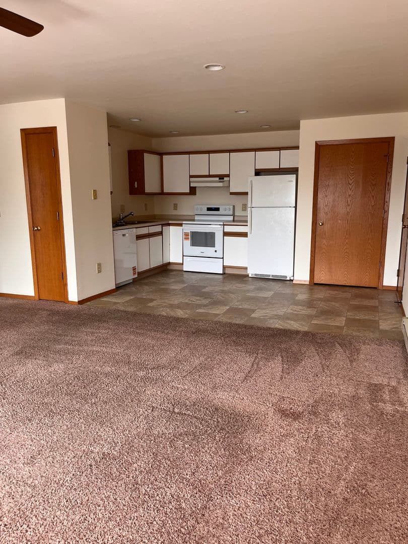 Edgerton Apartment: 1266-1301 Winston Dr