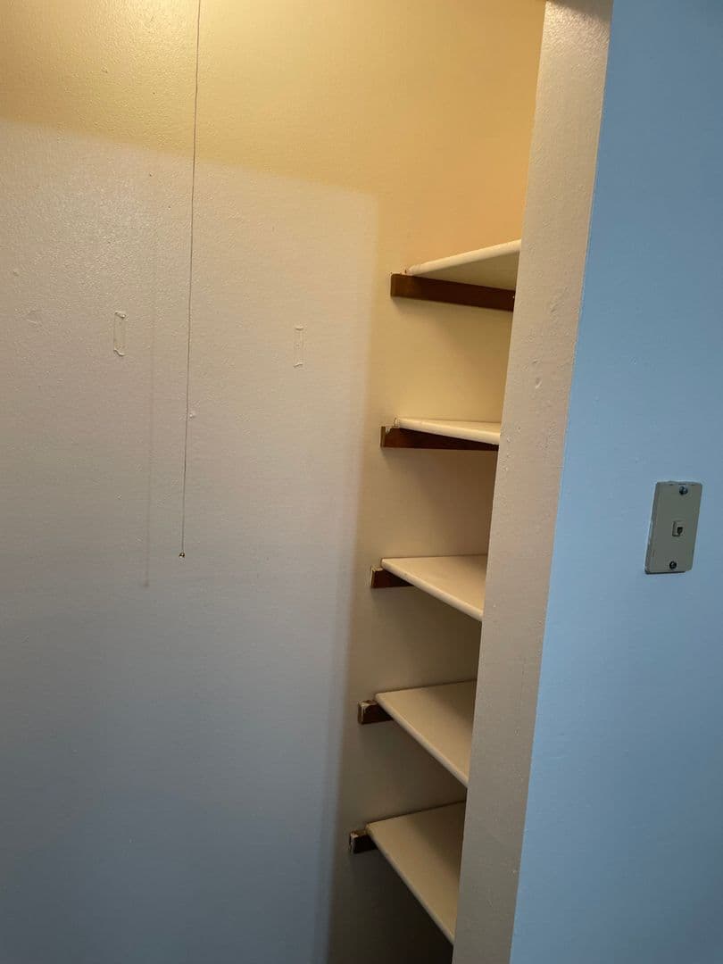 Madison Apartment: 3148-3172 Muir Field Rd