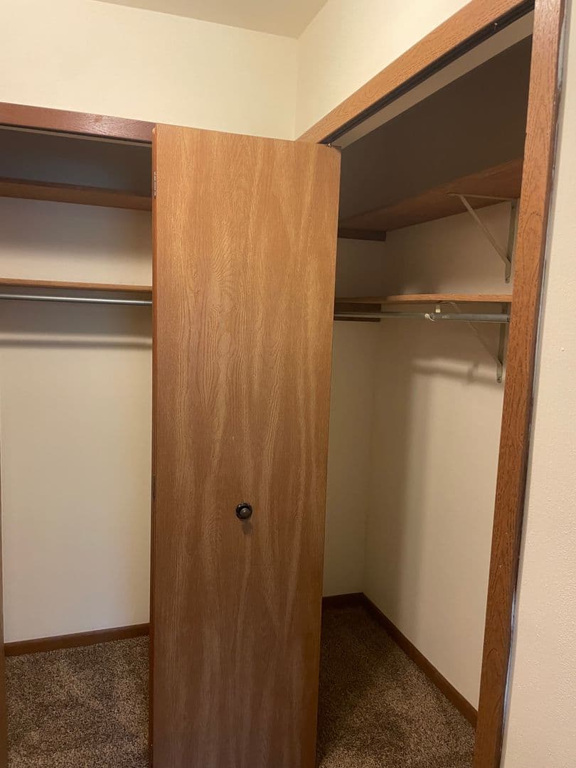 Madison Apartment: 3148-3172 Muir Field Rd