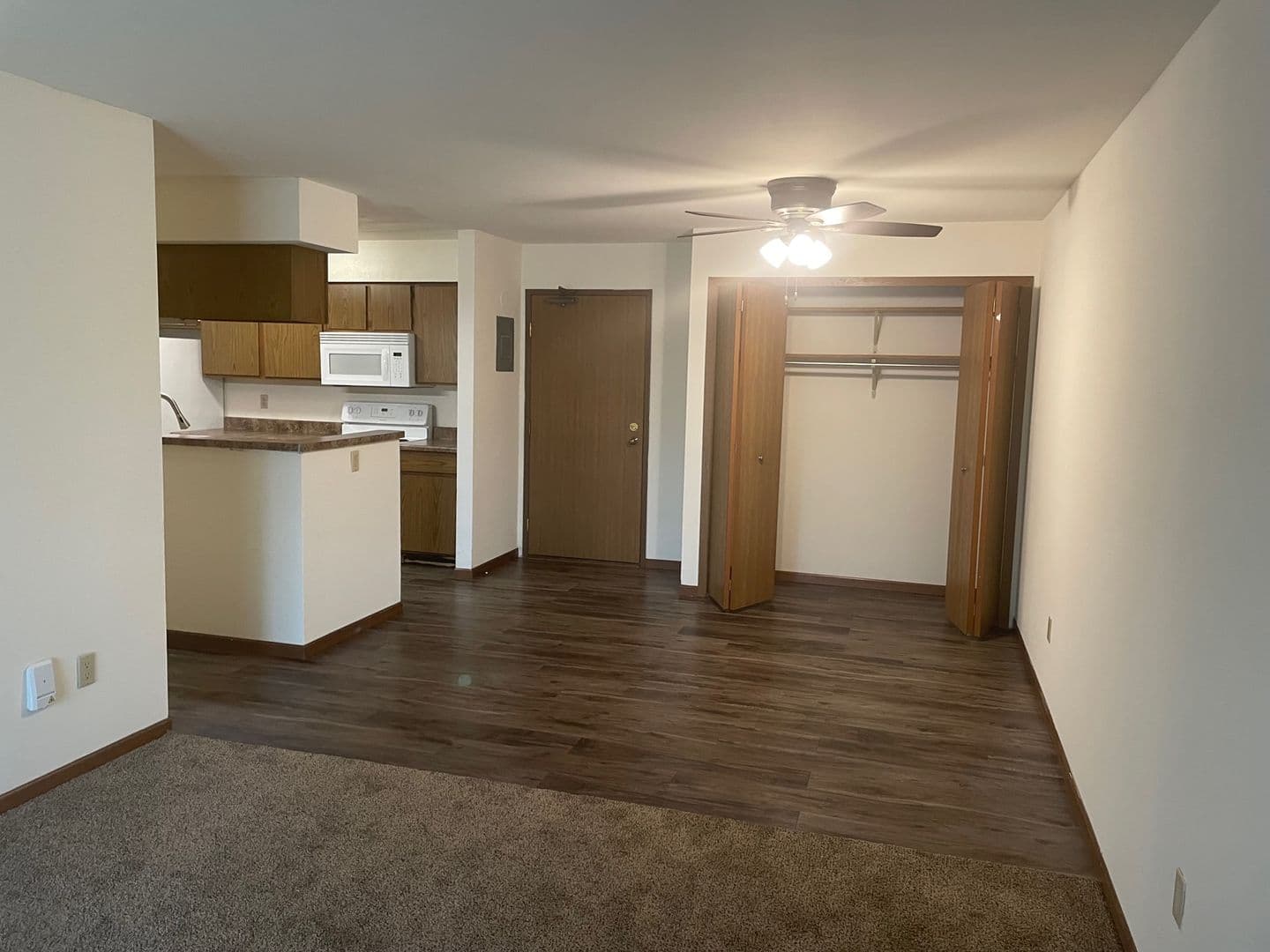 Madison Apartment: 3148-3172 Muir Field Rd