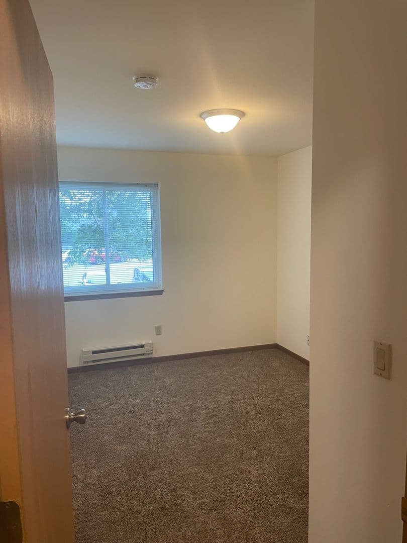 Madison Apartment: 3148-3172 Muir Field Rd